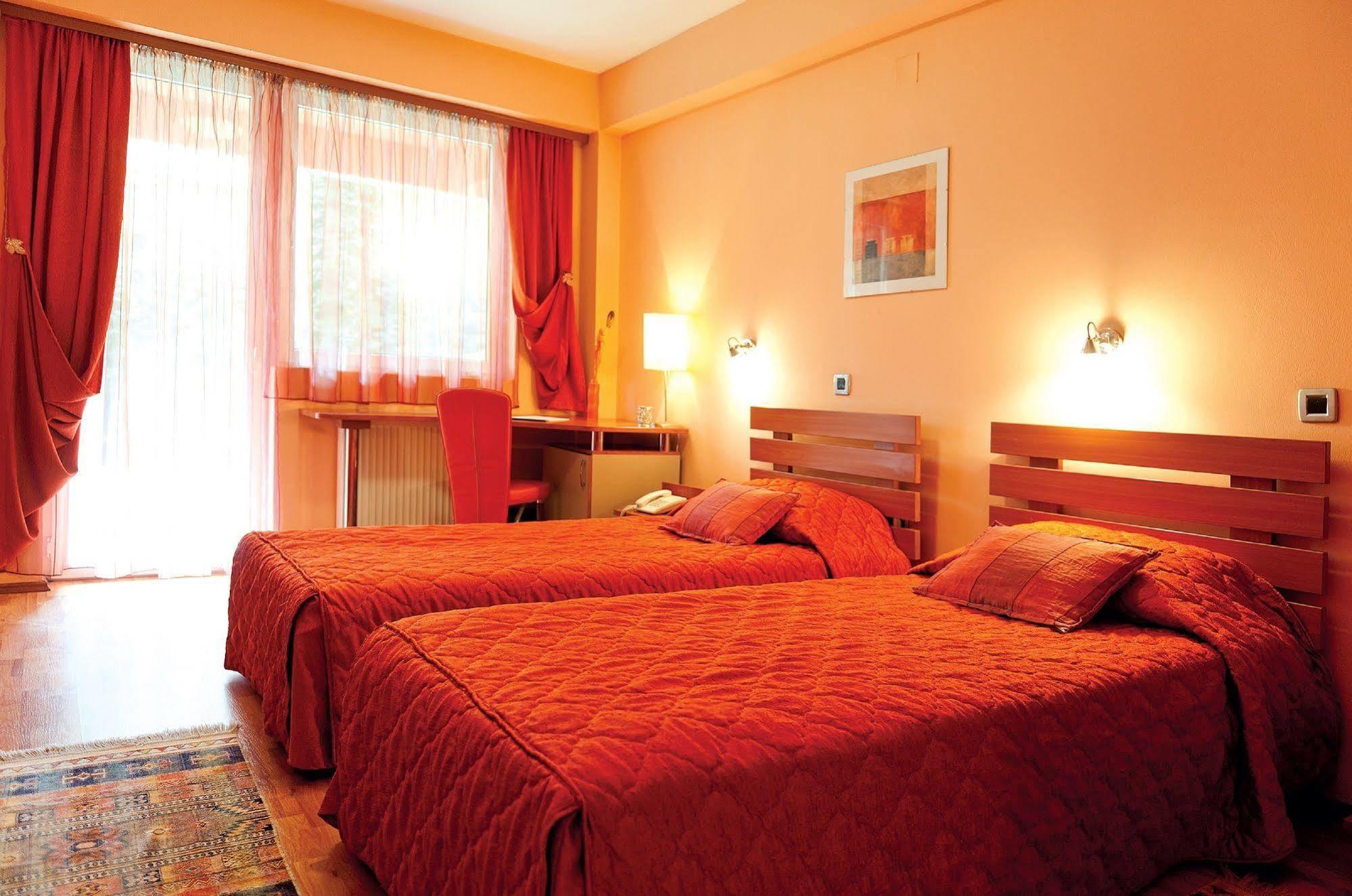 Leonardo Hotel Skopje Exterior photo