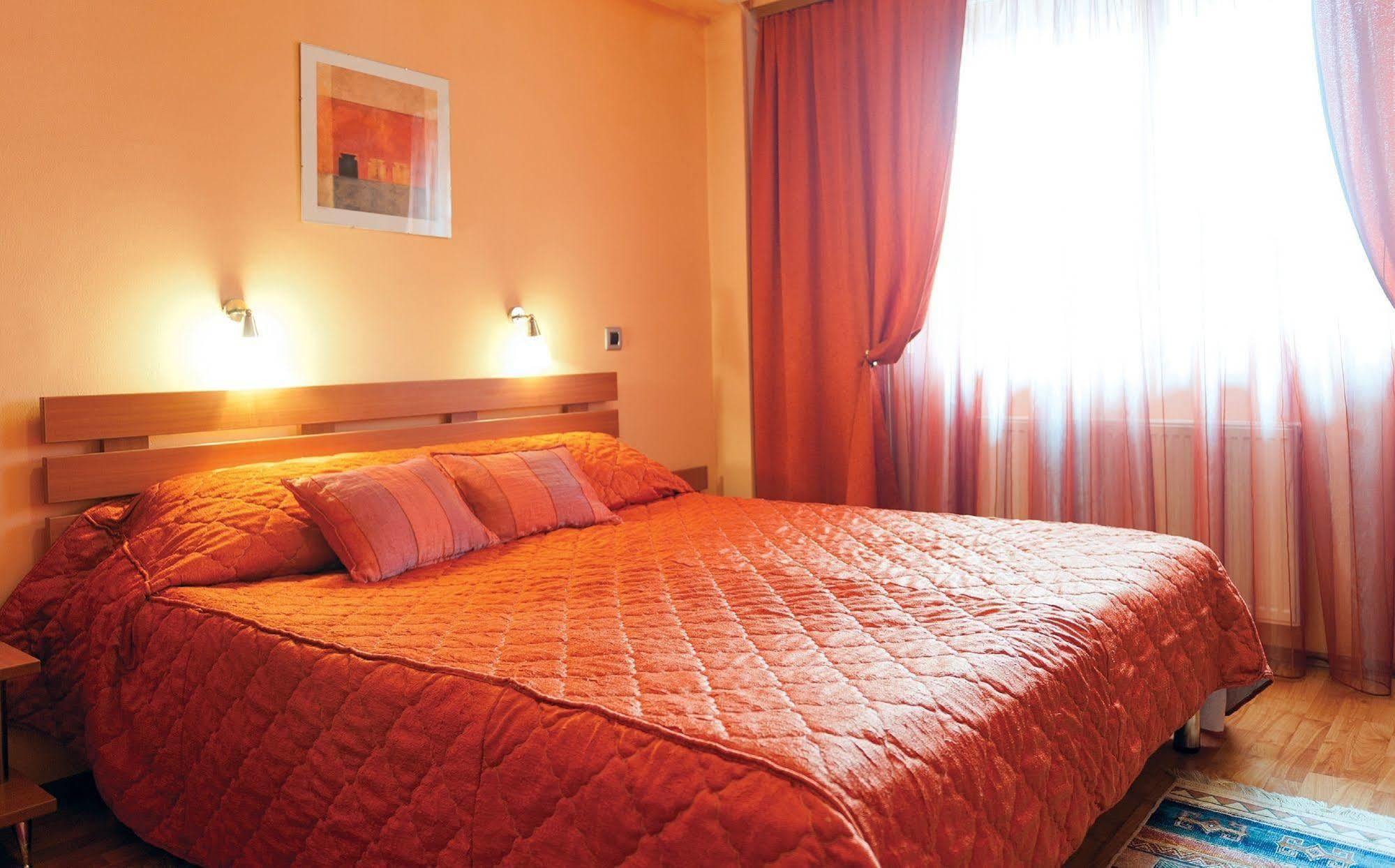 Leonardo Hotel Skopje Exterior photo