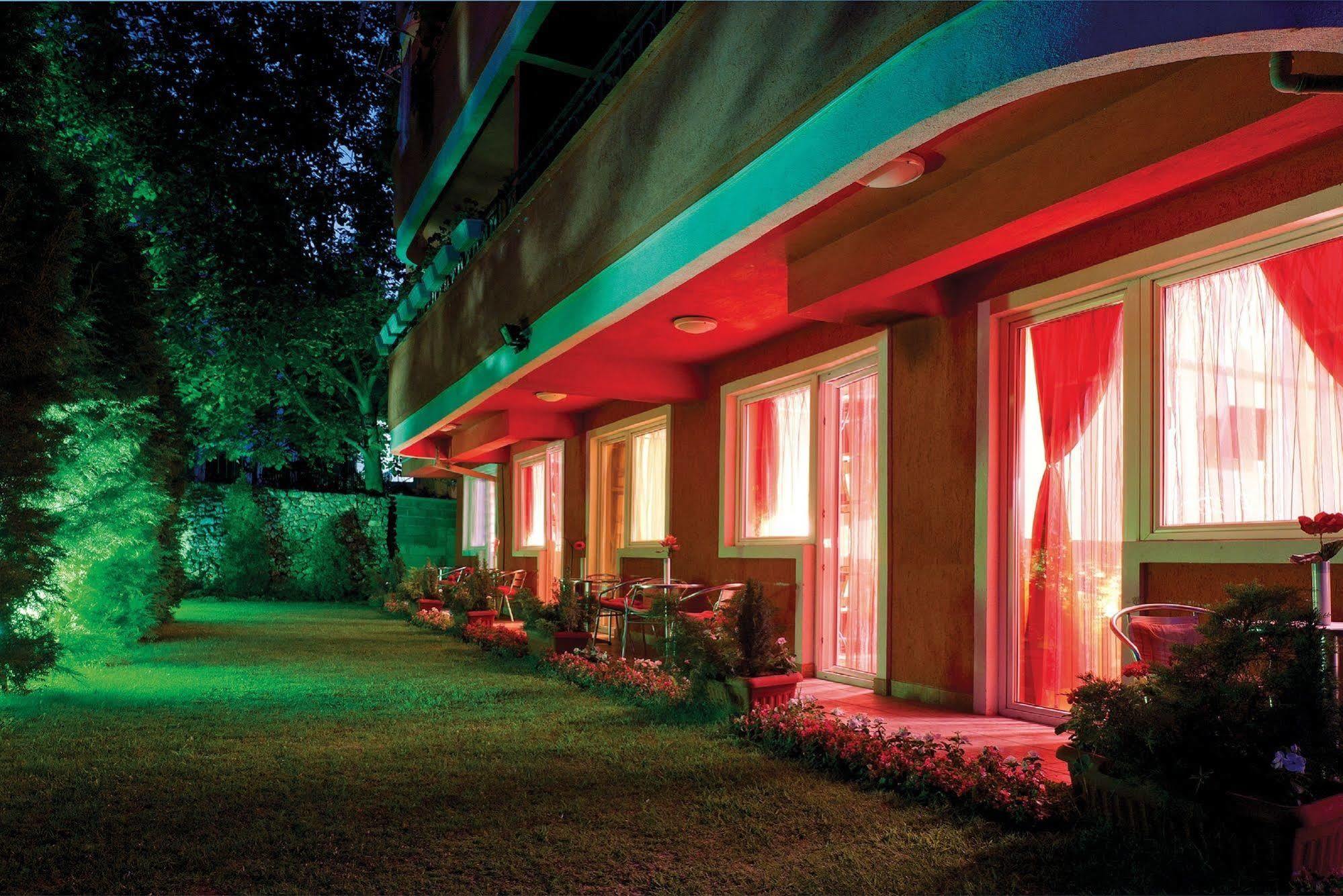 Leonardo Hotel Skopje Exterior photo