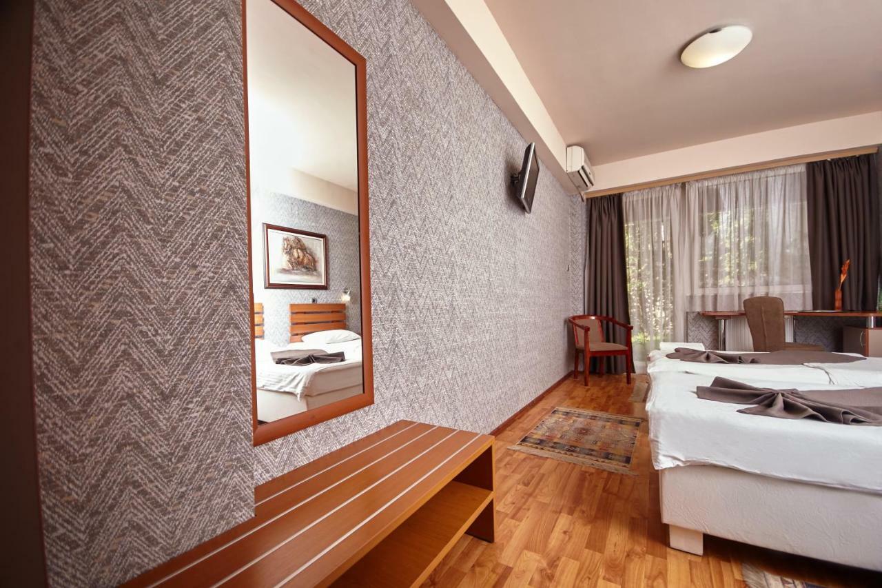 Leonardo Hotel Skopje Exterior photo